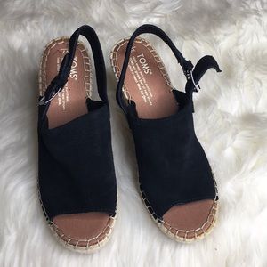 NWOT Toms Womens Black Wedges Size 7